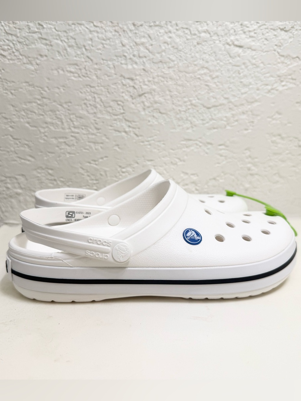 CROCS Classic Clog in White with Black Trim Mens 8 Women’s 10